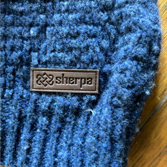 Sherpa Sweater - Picture 2 of 3
